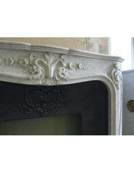 022 AG GENUINE ART NOUVEAU “MAJORELLE” FIREPLACE CARVED IN WHITE CARRARA MARBLE PROVIDED WITH ITS ORIGINAL CAST IRON INSERT