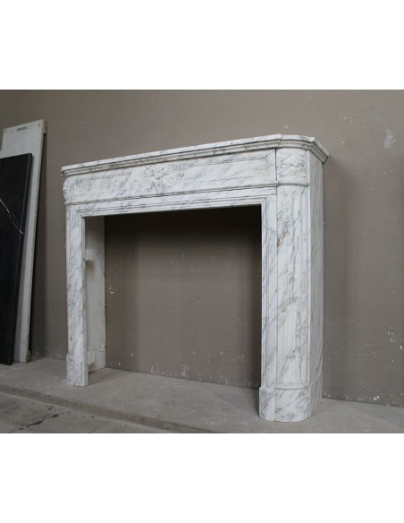 248 ANTIQUE LOUIS XVI "DÉMI-LUNE FLEUR OVALE" FIREPLACE MANTEL CARVED IN WHITE STATUARY ARABESCATO MARBLE