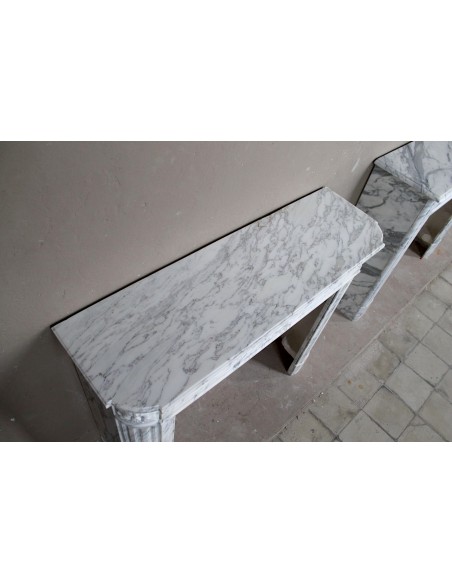 248 ANTIQUE LOUIS XVI "DÉMI-LUNE FLEUR OVALE" FIREPLACE MANTEL CARVED IN WHITE STATUARY ARABESCATO MARBLE