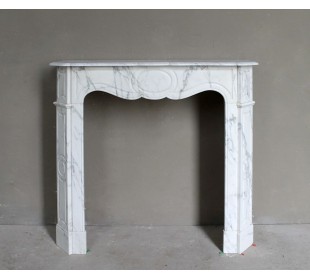 Antique "Pompadour Plat" fireplace mantel in Arabescato marble. This is an iconic mantel in a super-elegant marble.