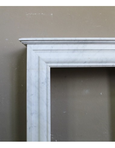 Antique "Boudin Carré" fireplace mantel with elegant and refined lines, in a beautiful quality of White Carrara marble.