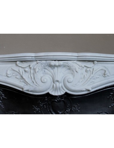 Antique Louis XV "Rosaces" fireplace mantel carved in top-quality White Carrara marble, extremely pure and refined.