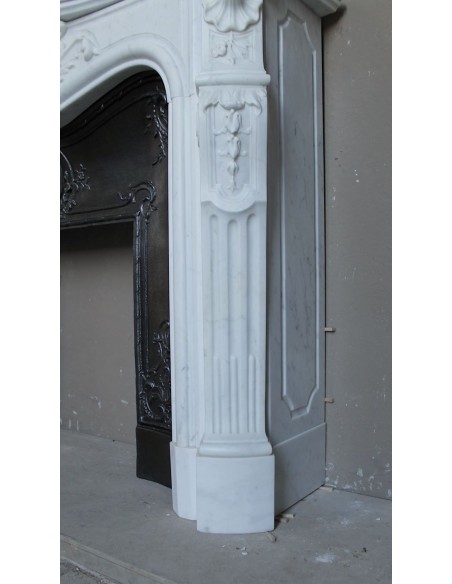 081 AG ANTIQUE LOUIS XV "ROSACES” FIREPLACE MANTEL CARVED IN PURE WHITE CARRARA MARBLE
