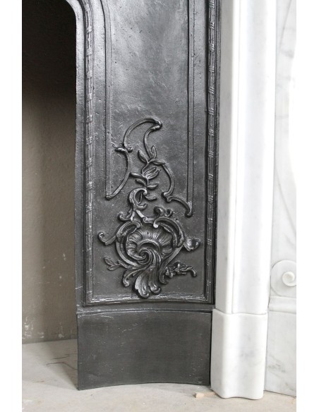 082 AG OUTSTANDING LOUIS XV FLORAL FIREPLACE MANTEL IN WHITE CARRARA MARBLE PROVIDED WITH ITS ORIGINAL CAST IRON INSERT
