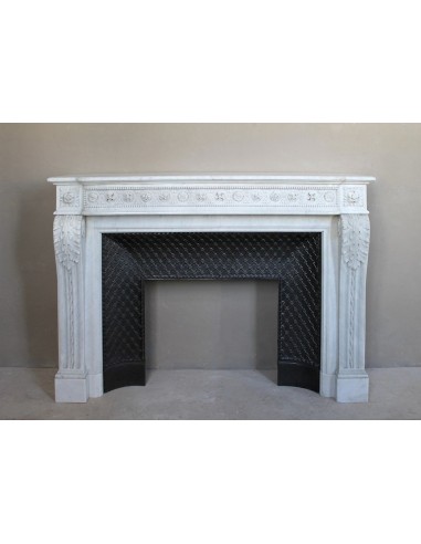 261 AG IMPORTANT LOUIS XVI "MACARON" FIREPLACE MANTEL IN WHITE CARRARA MARBLE EQUIPPED WITH ITS ORIGINAL CAST IRON INSERT