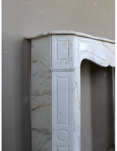 Antique Louis XV "Pompadour Plat" fireplace mantel in rare Paonazzo marble, a gorgeous white marble with golden veins.