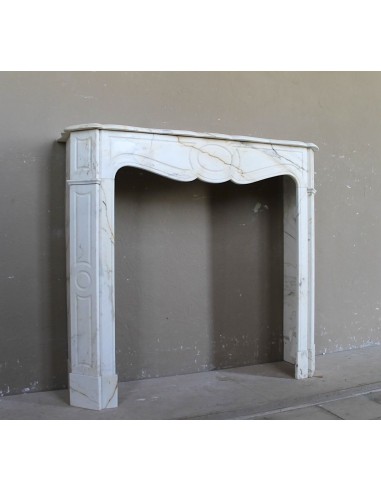 Antique Louis XV "Pompadour Plat" fireplace mantel in rare Paonazzo marble, a gorgeous white marble with golden veins.