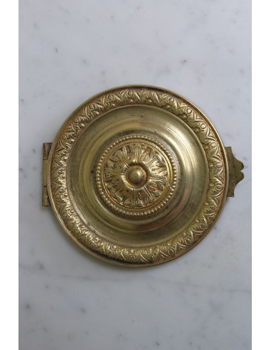 Louis XV “Moustache” fireplace mantel in White Carrara marble and fitted with its original cast iron insert.