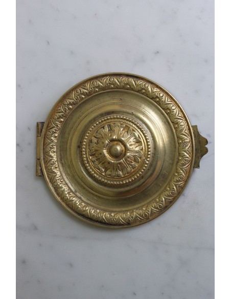 Louis XV “Moustache” fireplace mantel in White Carrara marble and fitted with its original cast iron insert.