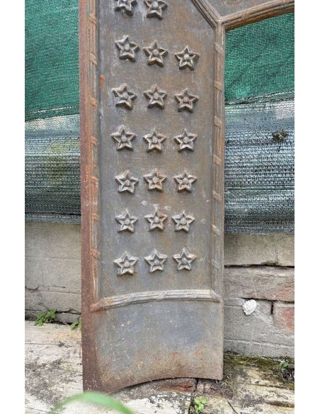 CG 035 CAMINETTO-CONTROCUORE NEOGOTICO E STELLATO