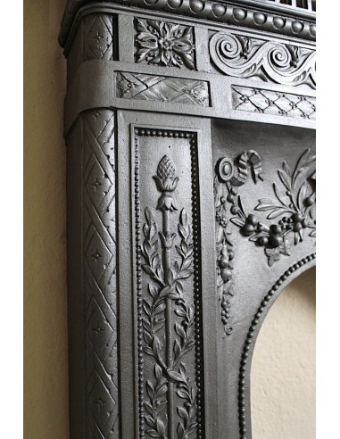 Antique cast iron mantelpiece coming from Paris. This Art Nouveau style mantel dates back to the early XXth century.