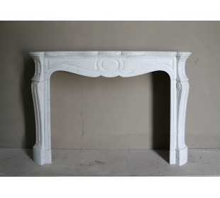 Antique Baroque “Pompadour Pied Galbé” mantelpiece of large size, carved in high quality White “P” (“Pure”) Carrara marble.