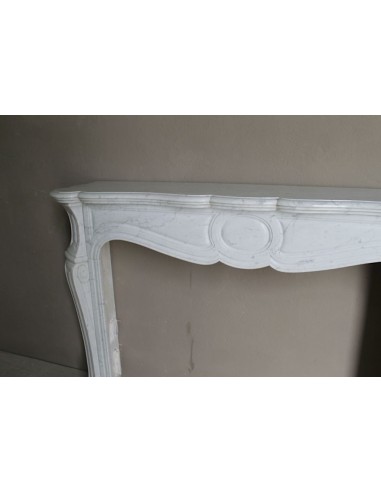 Antique Baroque “Pompadour Pied Galbé” mantelpiece of large size, carved in high quality White “P” (“Pure”) Carrara marble.
