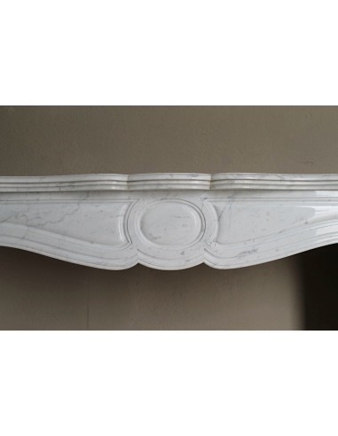 Antique Baroque “Pompadour Pied Galbé” mantelpiece of large size, carved in high quality White “P” (“Pure”) Carrara marble.
