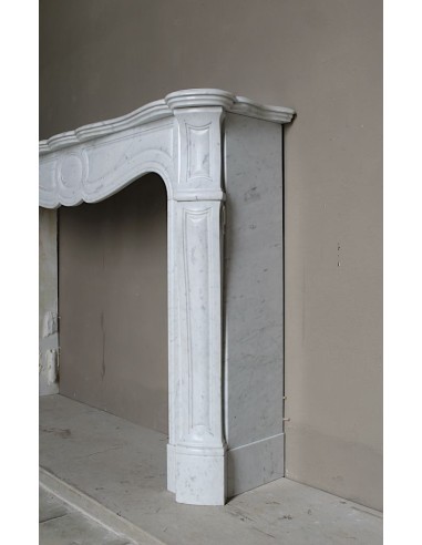 Antique Baroque “Pompadour Pied Galbé” mantelpiece of large size, carved in high quality White “P” (“Pure”) Carrara marble.
