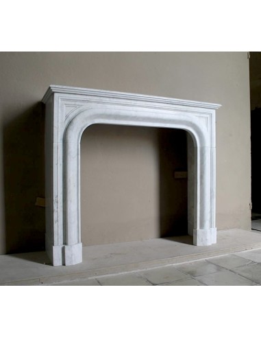 Antique white marble fireplace mantel called “Boudin Arrondi” because of its sinuous and refined lines.