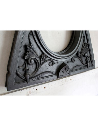 Cast iron Oeil de boeuf “Tête de Femme” mantelpiece. This mantel is genuine, authentic, signed by Majorelle.