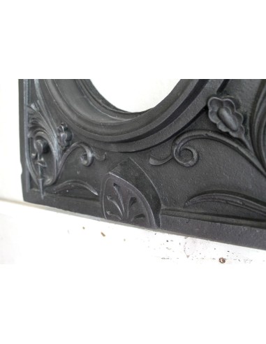 Cast iron Oeil de boeuf “Tête de Femme” mantelpiece. This mantel is genuine, authentic, signed by Majorelle.