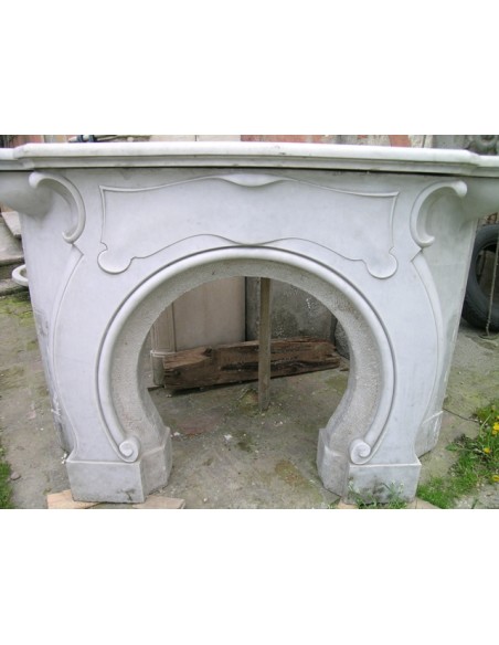 Cast iron Oeil de boeuf “Tête de Femme” mantelpiece. This mantel is genuine, authentic, signed by Majorelle.