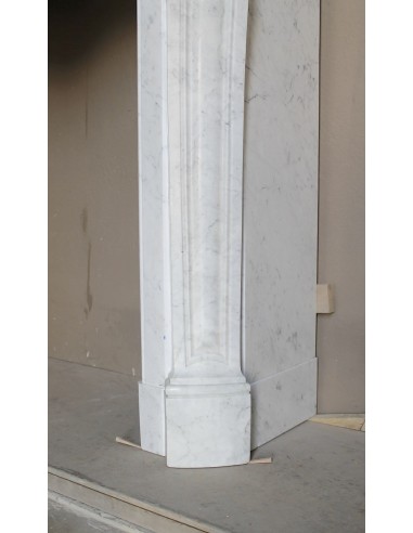 Antique fireplace mantel in Pure White marble, Baroque style, with floral motifs, offered at a discounted price.