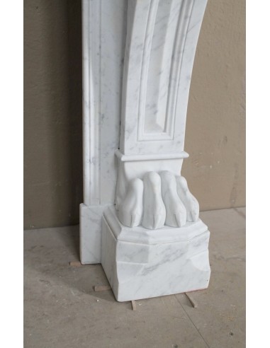 Antique “Lion's paw” mantel in white Italian marble, at a discounted price: an important fireplace at a very low price.