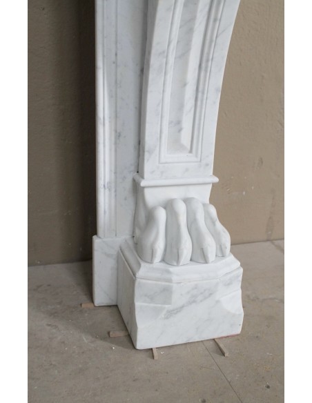Antique “Lion's paw” mantel in white Italian marble, at a discounted price: an important fireplace at a very low price.