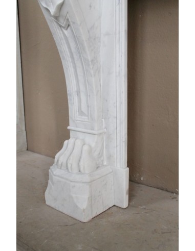 Antique “Lion's paw” mantel in white Italian marble, at a discounted price: an important fireplace at a very low price.