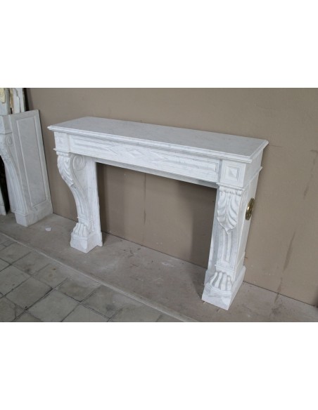 Antique “Lion's paw” mantel in white Italian marble, at a discounted price: an important fireplace at a very low price.