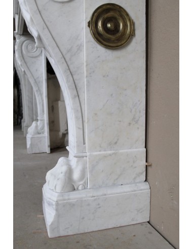 Antique “Lion's paw” mantel in white Italian marble, at a discounted price: an important fireplace at a very low price.