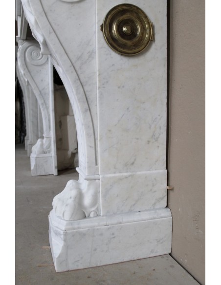 Antique “Lion's paw” mantel in white Italian marble, at a discounted price: an important fireplace at a very low price.