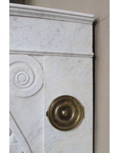 Antique “Lion's paw” mantel in white Italian marble, at a discounted price: an important fireplace at a very low price.