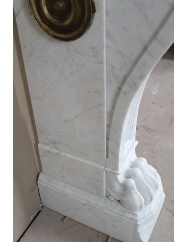 Antique “Lion's paw” mantel in white Italian marble, at a discounted price: an important fireplace at a very low price.
