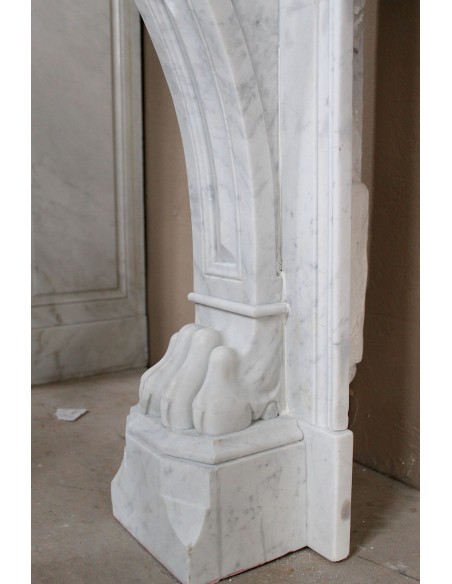 Antique “Lion's paw” mantel in white Italian marble, at a discounted price: an important fireplace at a very low price.