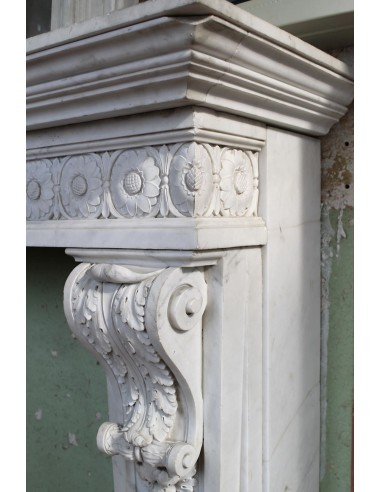 Exceptional large-scale Neoclassical fireplace mantel carved in white Carrara marble. This model can also be found at Versailles