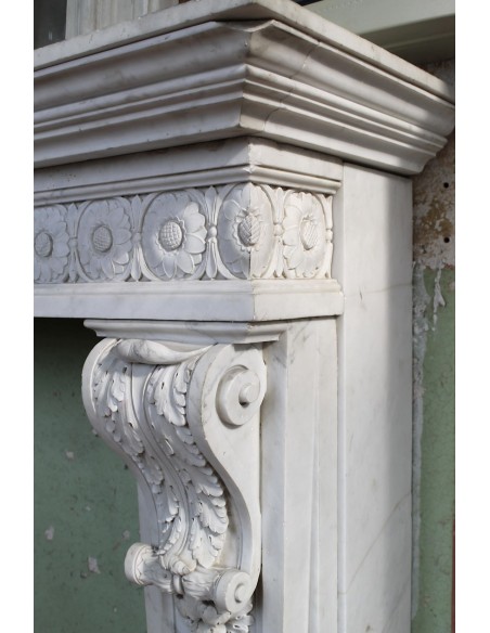 Exceptional large-scale Neoclassical fireplace mantel carved in white Carrara marble. This model can also be found at Versailles