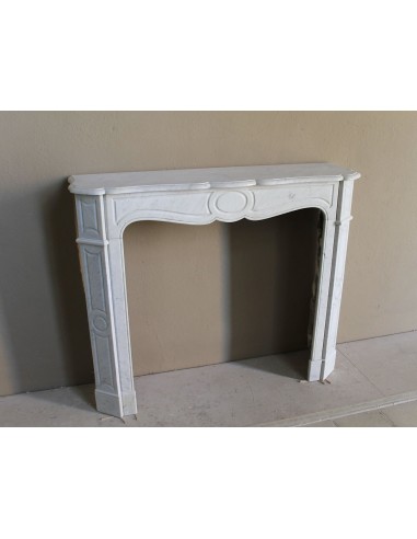Antique Louis XV "Pompadour Plat" fireplace mantel in White Carrara marble, an iconic example of the classic Parisian style.