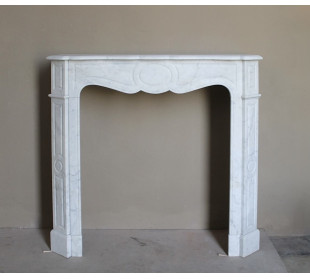 Antique Louis XV “Pompadour Plat” fireplace mantel in white Carrara marble, offered at an affordable price.