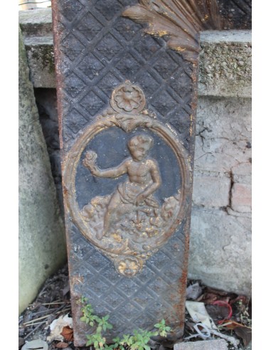 CG 002 AWESOME NEOCLASSICAL CAST IRON INSERT...