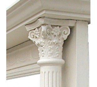 Important antique Neoclassical fireplace, with Corinthian columns and capitals, entirely carved in wood. 2