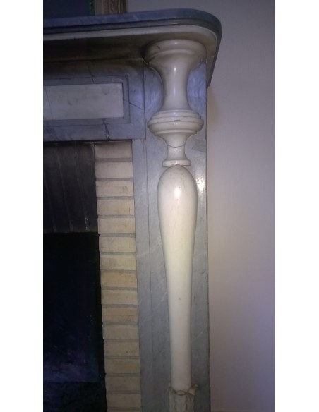 828 AG ANTIQUE REFINED DIRECTOIRE-STYLE FIREPLACE MANTEL CARVED IN WHITE STATUARY AND BLU BARDIGLIO MARBLE