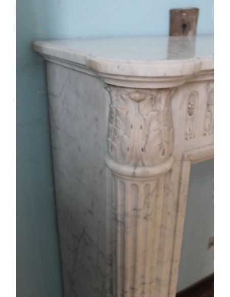 211 AG ELEGANT ANTIQUE LOUIS XVI "FLAMMÈCHES" FIREPLACE MANTEL IN WHITE CARRARA MARBLE
