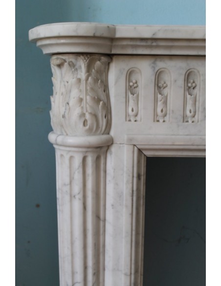 211 AG ELEGANT ANTIQUE LOUIS XVI "FLAMMÈCHES" FIREPLACE MANTEL IN WHITE CARRARA MARBLE