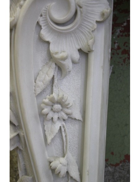 604 AG ANTIQUE EXCEPTIONAL FLORAL ITALIAN FIREPLACE MANTEL IN STATUARY MARBLE