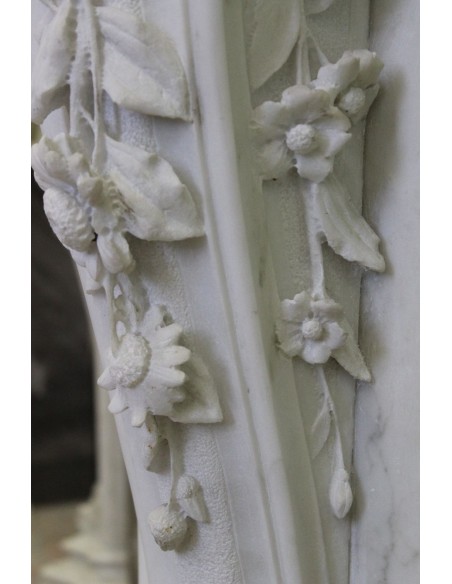 604 AG ANTIQUE EXCEPTIONAL FLORAL ITALIAN FIREPLACE MANTEL IN STATUARY MARBLE