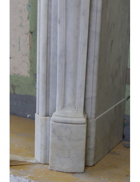 010 AG MONUMENTAL LOUIS XV "BOUCLES DE MER" FIREPLACE MANTEL IN WHITE CARRARA MARBLE