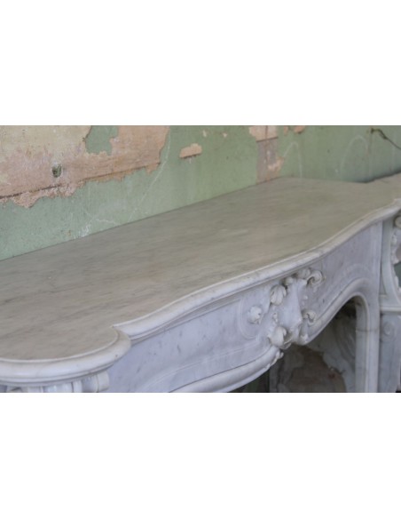 010 AG MONUMENTAL LOUIS XV "BOUCLES DE MER" FIREPLACE MANTEL IN WHITE CARRARA MARBLE