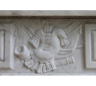 Antique Neoclassical white marble fireplace dating back to the last quarter of the 18th century. 2