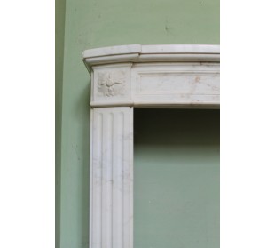 Antique Calacatta marble fireplace mantel carved in Italy during the 19th century. 2