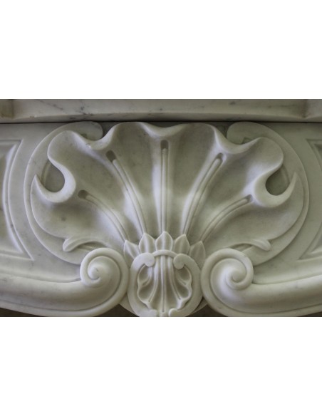 000 ANTIQUE ORIGINAL LOUIS XV "JELLYFISH VEIL" IN WHITE CARRARA MARBLE