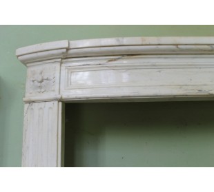 Antique Louis XVI fireplace mantel carved in white Calacatta marble. 2